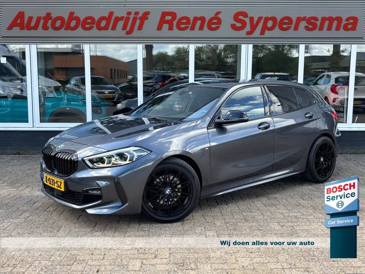 118d High Executive | M Pakket | Shadow Line | Apple Carplay | Achterruitrijcamera