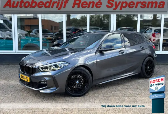 118d High Executive | M Pakket | Shadow Line | Apple Carplay | Achterruitrijcamera