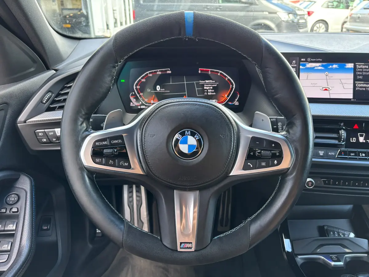 118d High Executive | M Pakket | Shadow Line | Apple Carplay | Achterruitrijcamera