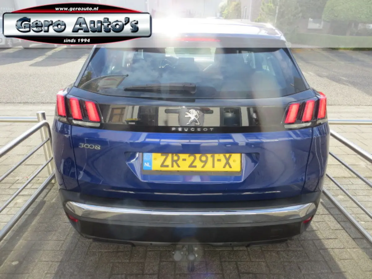1.2 PureTech Blue Lease Executive vol leder trekhaak pdc etc