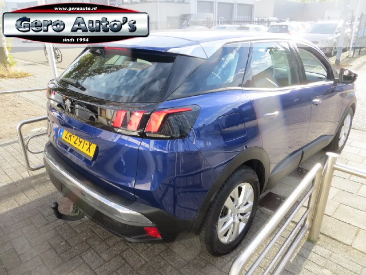 1.2 PureTech Blue Lease Executive vol leder trekhaak pdc etc