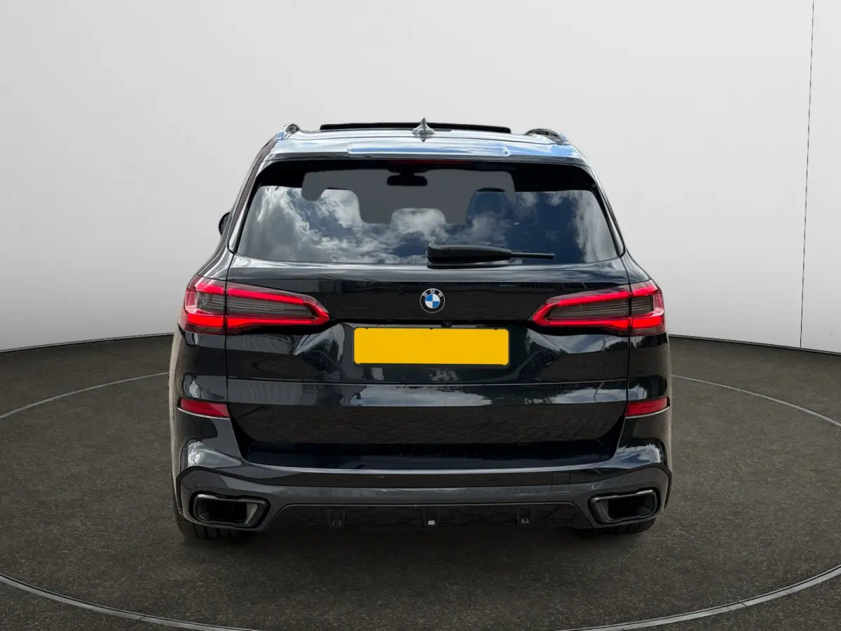 xDrive45e M Sport- Harman Kardon, Panoramadak, Memory, Individual Leder, 360 Camera