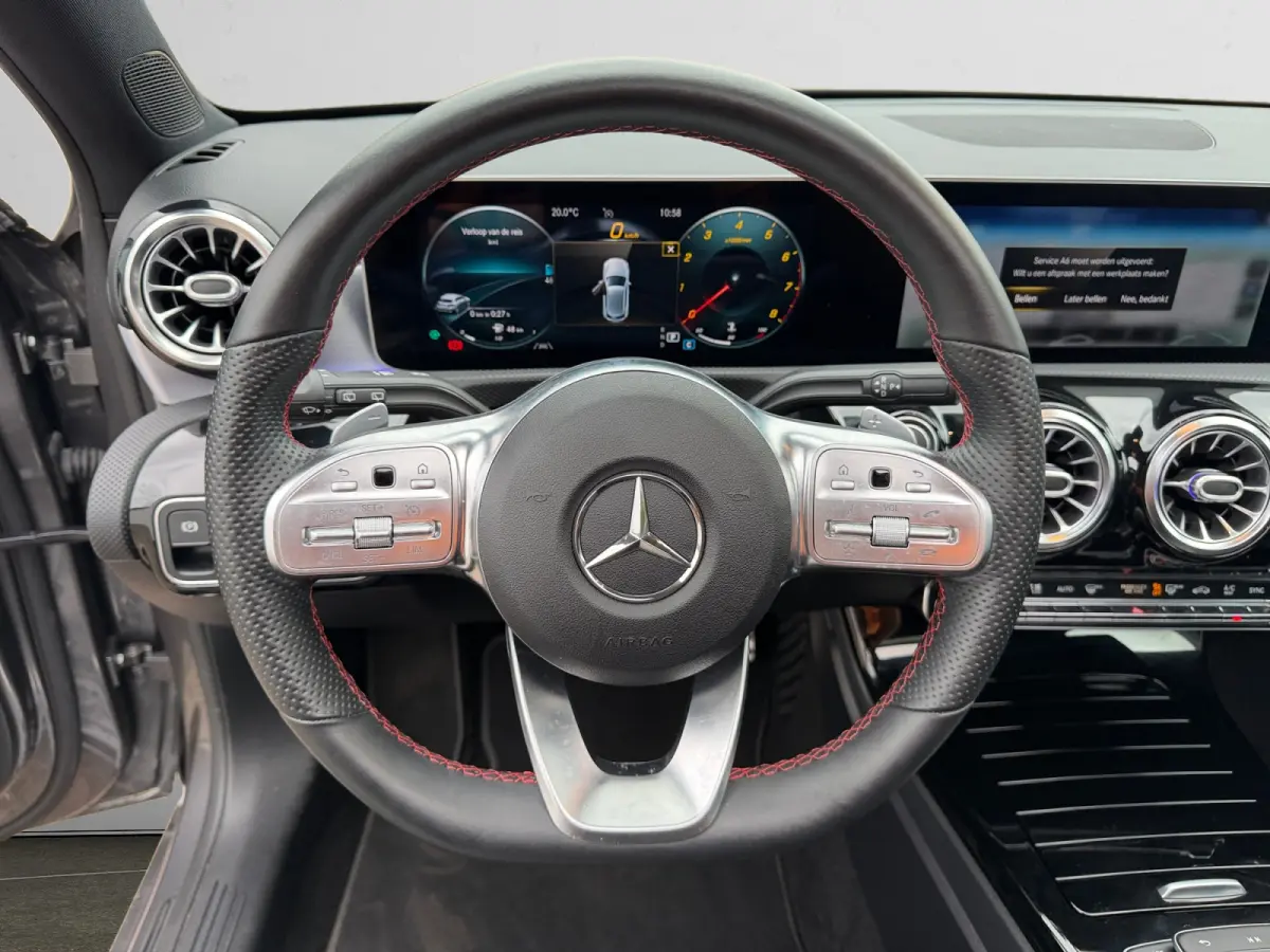 180 AMG Night Edition Aut- Nap 9dkm, Dealer Onderhouden, Panoramadak, Sfeerverlichting