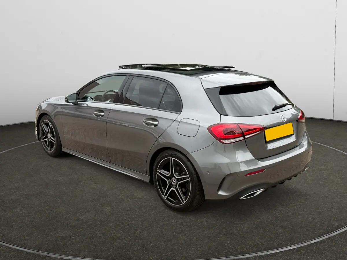 180 AMG Night Edition Aut- Nap 9dkm, Dealer Onderhouden, Panoramadak, Sfeerverlichting