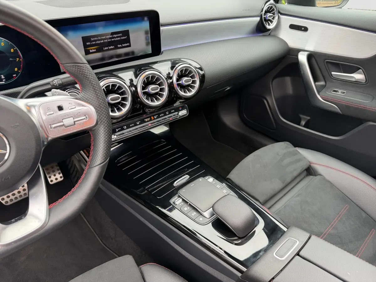 180 AMG Night Edition Aut- Nap 9dkm, Dealer Onderhouden, Panoramadak, Sfeerverlichting