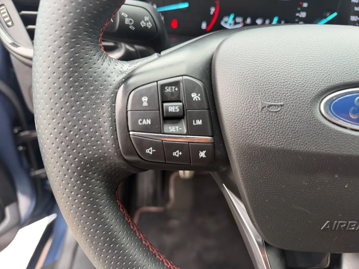 1.0 EcoBoost Hybrid ST-Line Carplay, Android Auto, Stuur/Stoelverwarming, Led, Camera, Park Assist