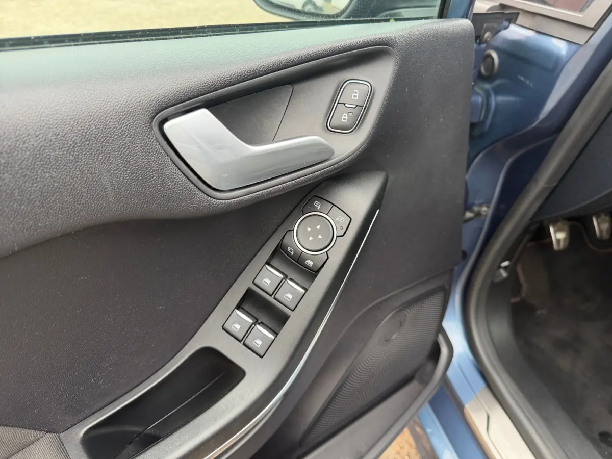 1.0 EcoBoost Hybrid ST-Line Carplay, Android Auto, Stuur/Stoelverwarming, Led, Camera, Park Assist