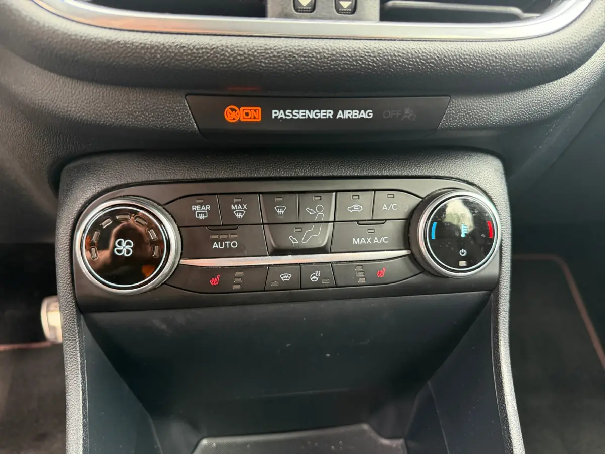 1.0 EcoBoost Hybrid ST-Line Carplay, Android Auto, Stuur/Stoelverwarming, Led, Camera, Park Assist