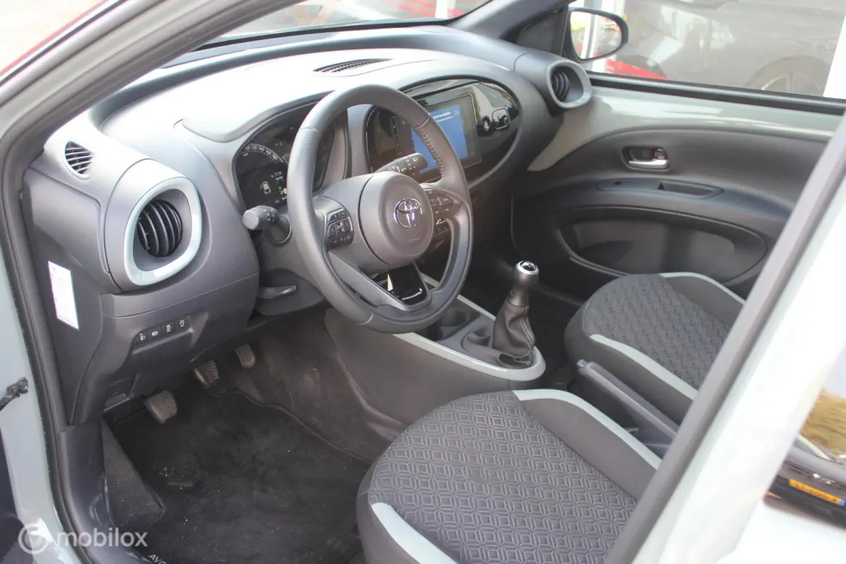 1.0 VVT-i MT Pulse ECC/Adaptive-Cruise/Camera/17Inch