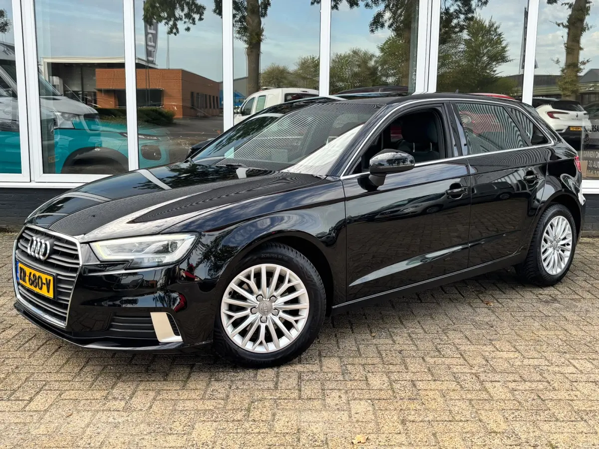 1.0 TFSI Sport Lease Edition | Sportstoelen | Zwartehemel | Sfeerverlichting | Bluetooth
