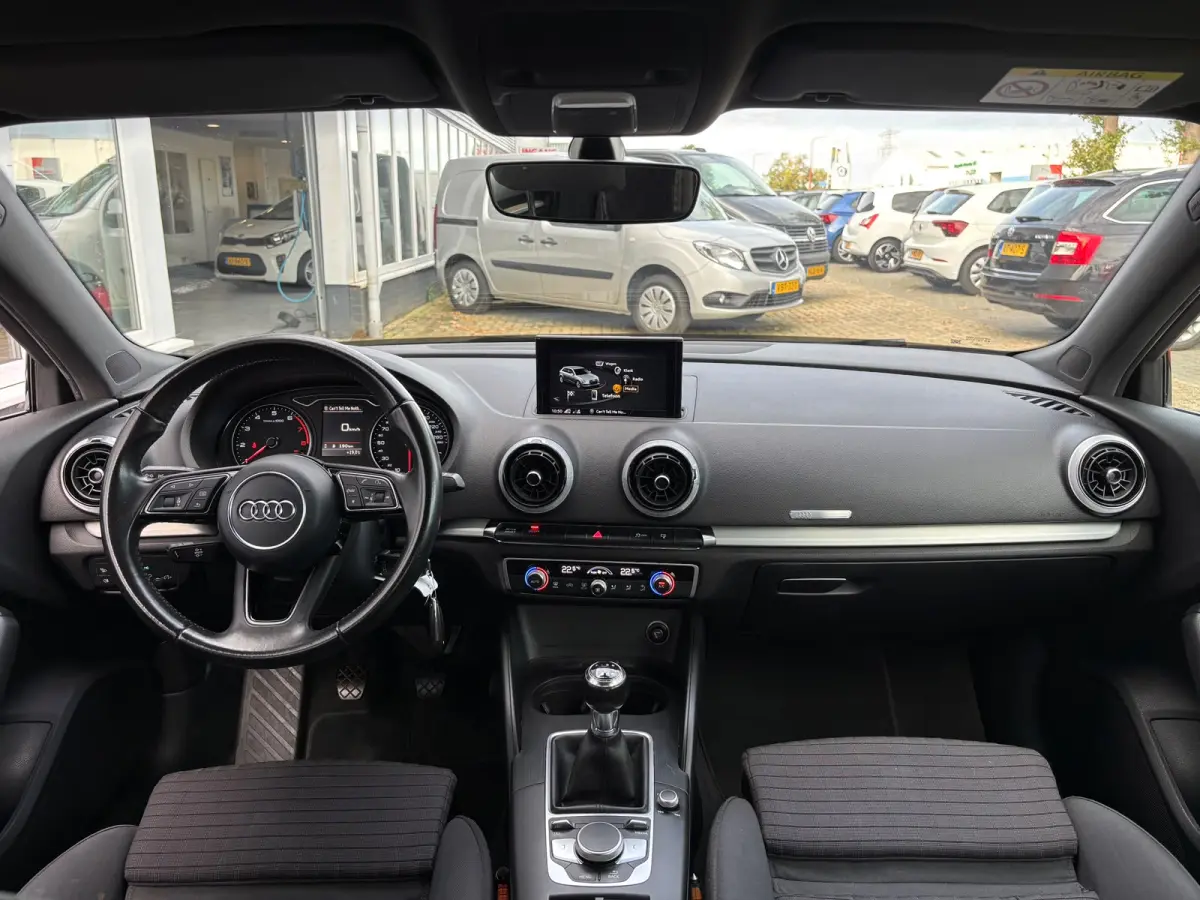 1.0 TFSI Sport Lease Edition | Sportstoelen | Zwartehemel | Sfeerverlichting | Bluetooth
