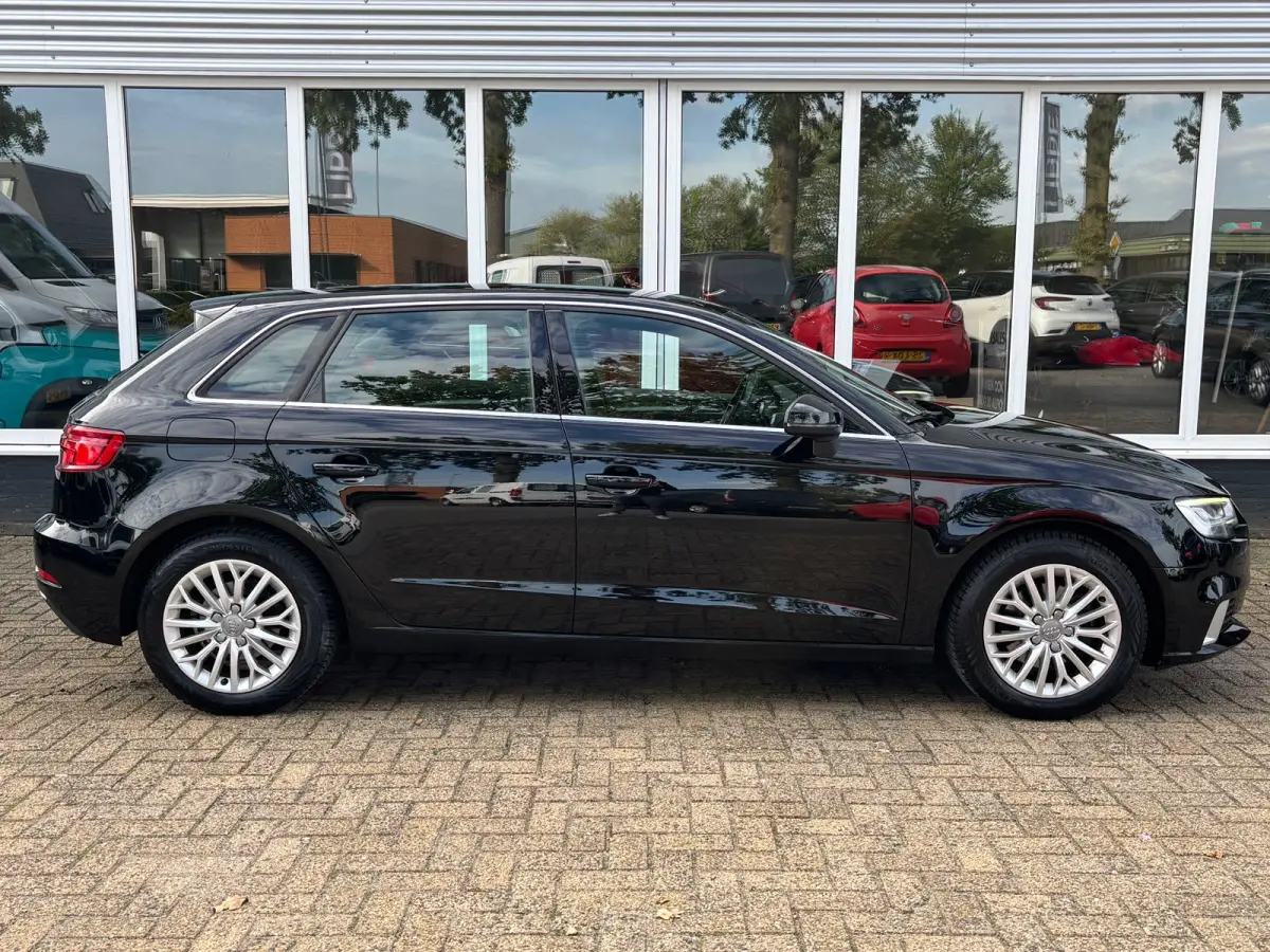1.0 TFSI Sport Lease Edition | Sportstoelen | Zwartehemel | Sfeerverlichting | Bluetooth