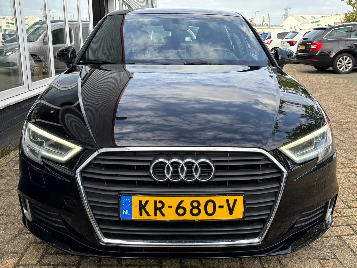 1.0 TFSI Sport Lease Edition | Sportstoelen | Zwartehemel | Sfeerverlichting | Bluetooth