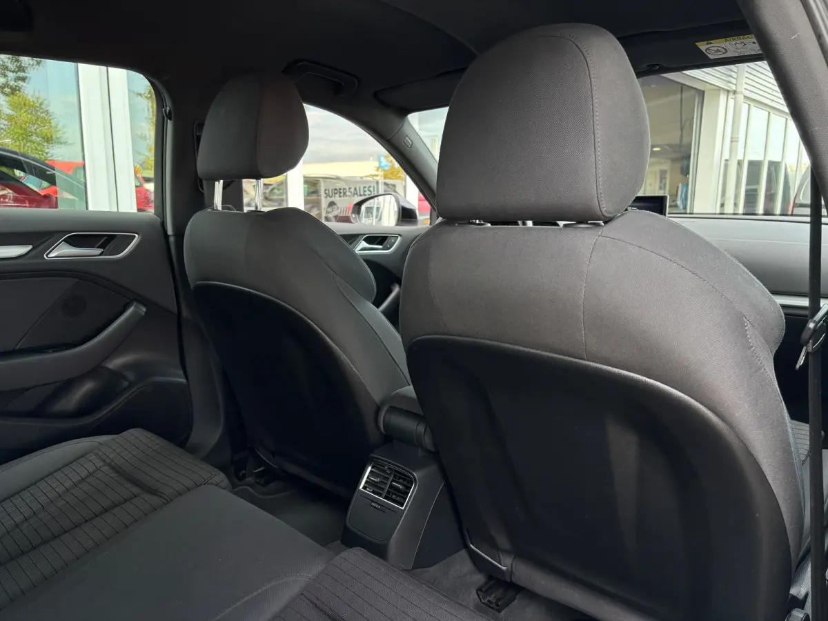 1.0 TFSI Sport Lease Edition | Sportstoelen | Zwartehemel | Sfeerverlichting | Bluetooth