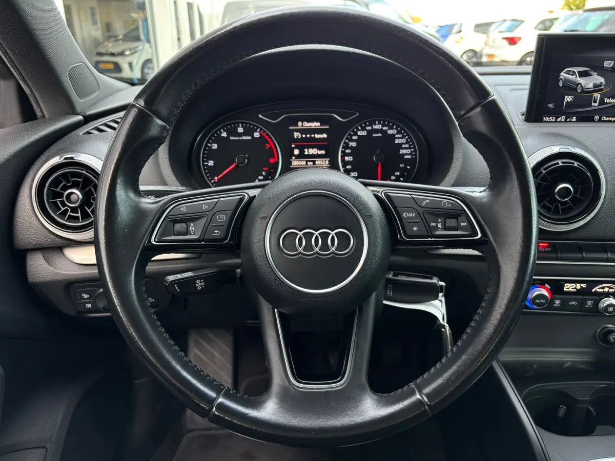 1.0 TFSI Sport Lease Edition | Sportstoelen | Zwartehemel | Sfeerverlichting | Bluetooth