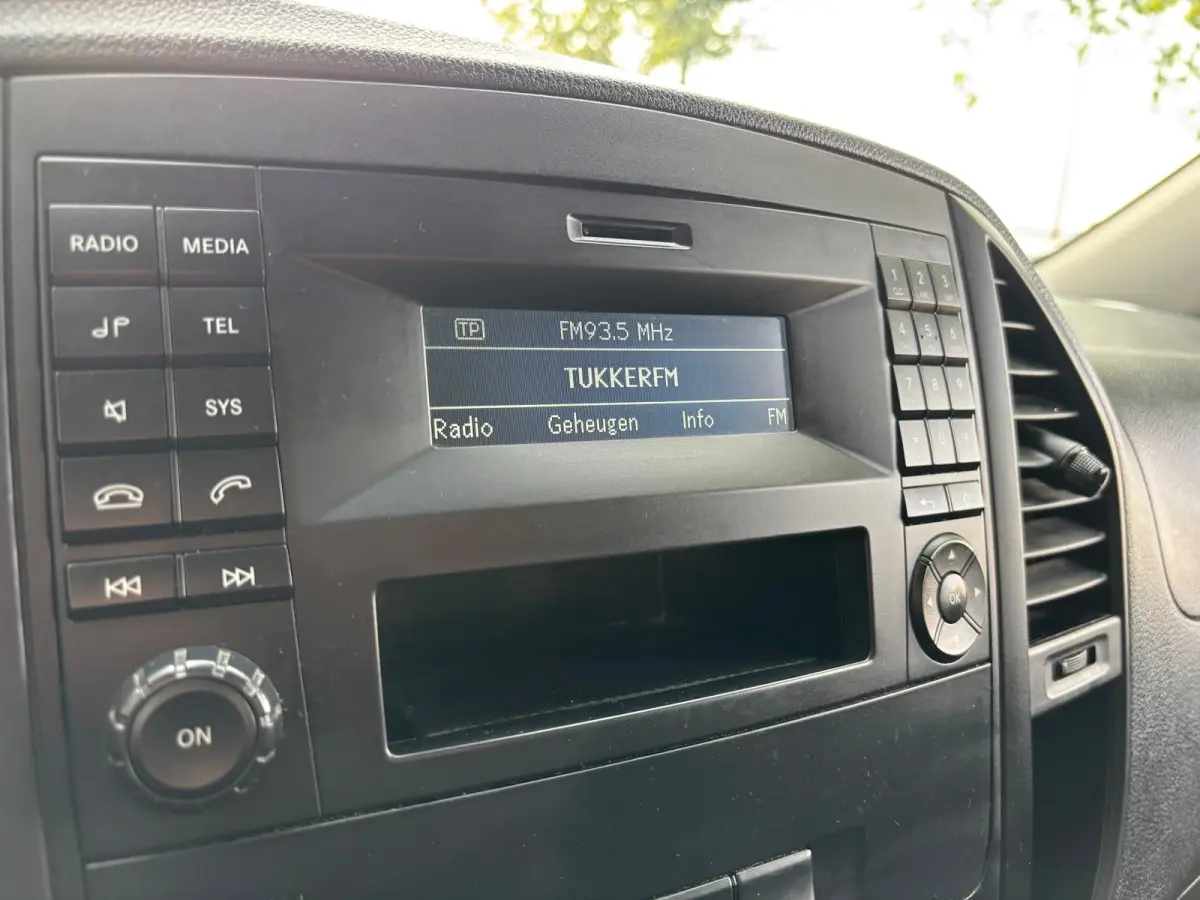 111 CDI Lang | Trekhaak | 3 Zitplaatsen | Bluetooth | Airco