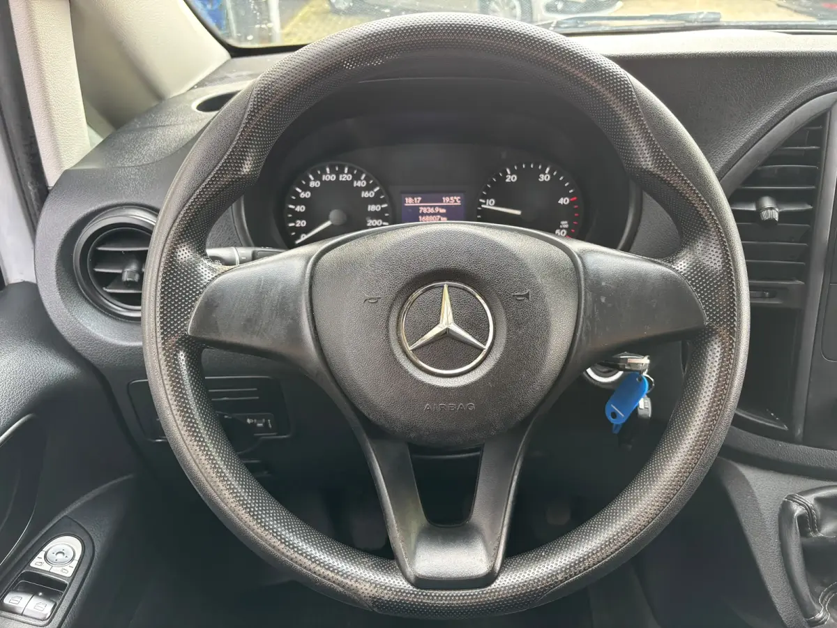 111 CDI Lang | Trekhaak | 3 Zitplaatsen | Bluetooth | Airco