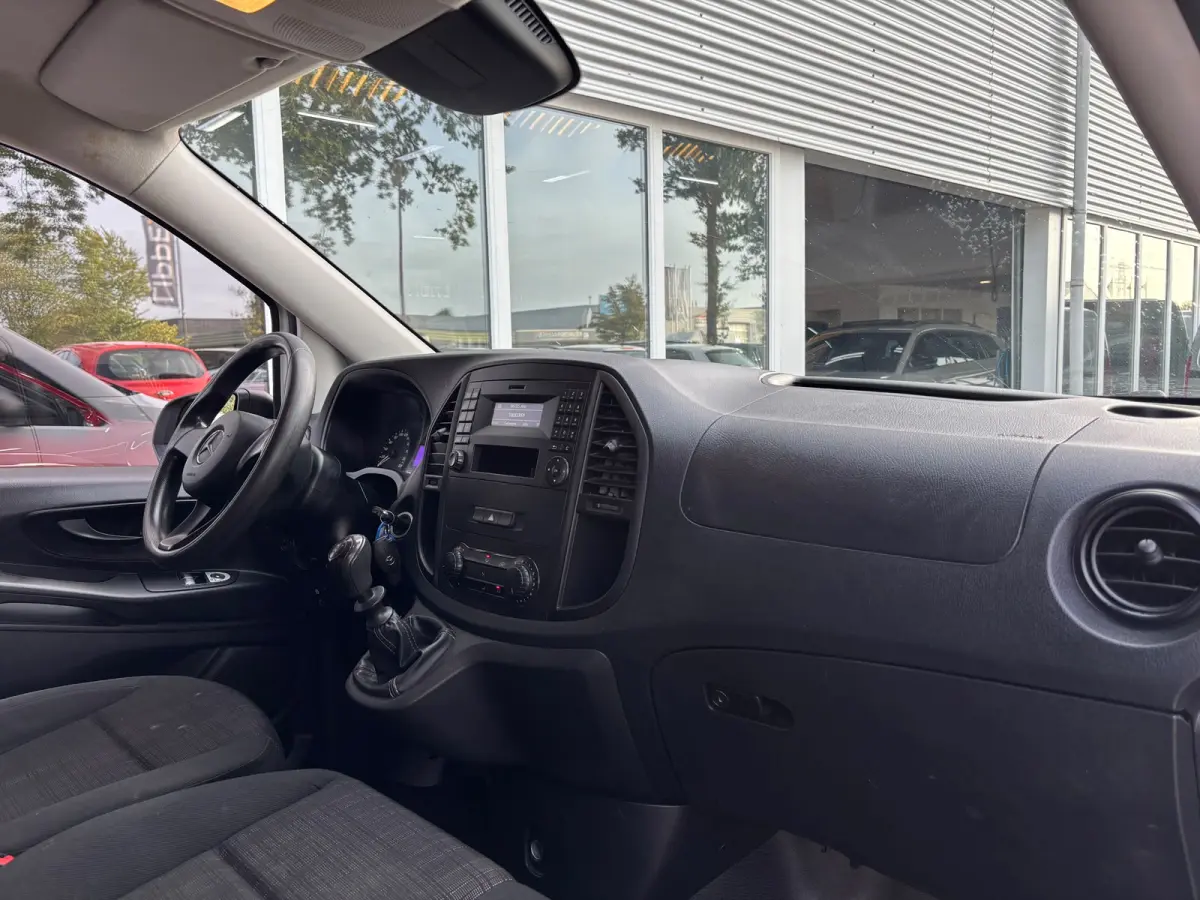 111 CDI Lang | Trekhaak | 3 Zitplaatsen | Bluetooth | Airco
