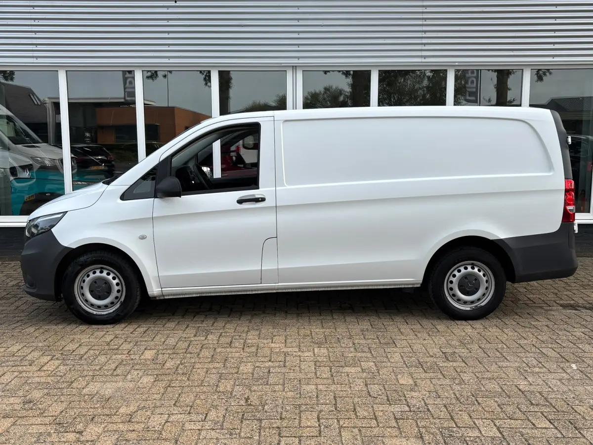 111 CDI Lang | Trekhaak | 3 Zitplaatsen | Bluetooth | Airco