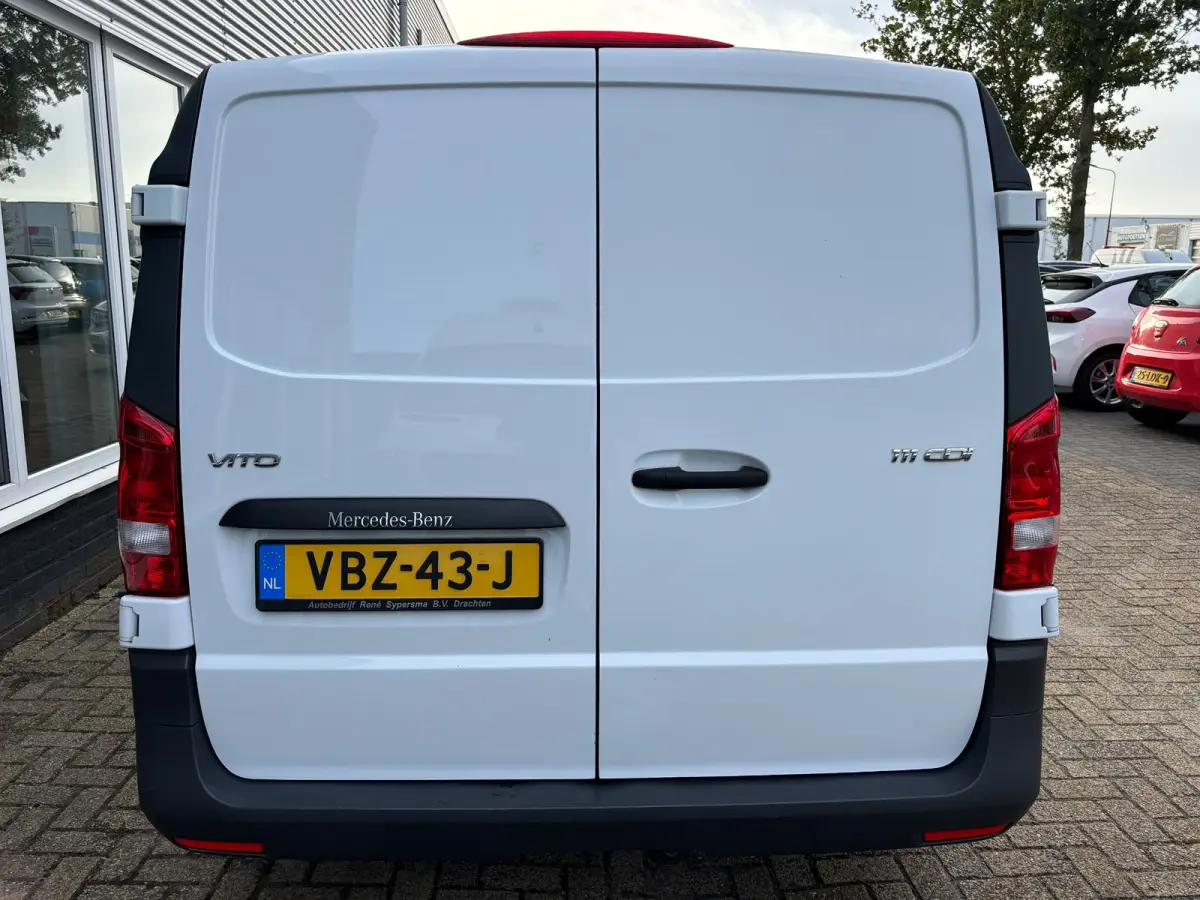 111 CDI Lang | Trekhaak | 3 Zitplaatsen | Bluetooth | Airco