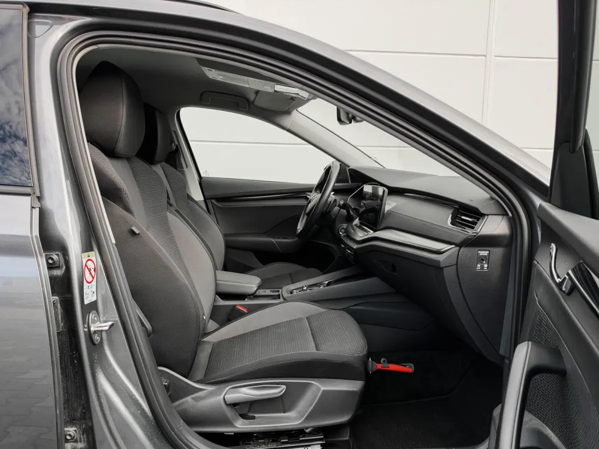 1.0 e-TSI 110pk DSG Business Edition | Navigatie | Stoelverwarming | Trekhaak