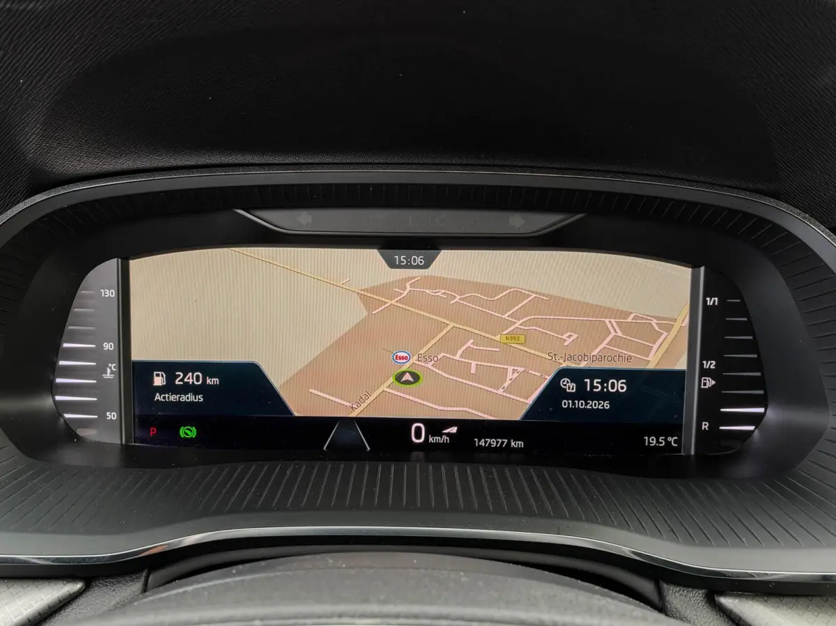 1.0 e-TSI 110pk DSG Business Edition | Navigatie | Stoelverwarming | Trekhaak