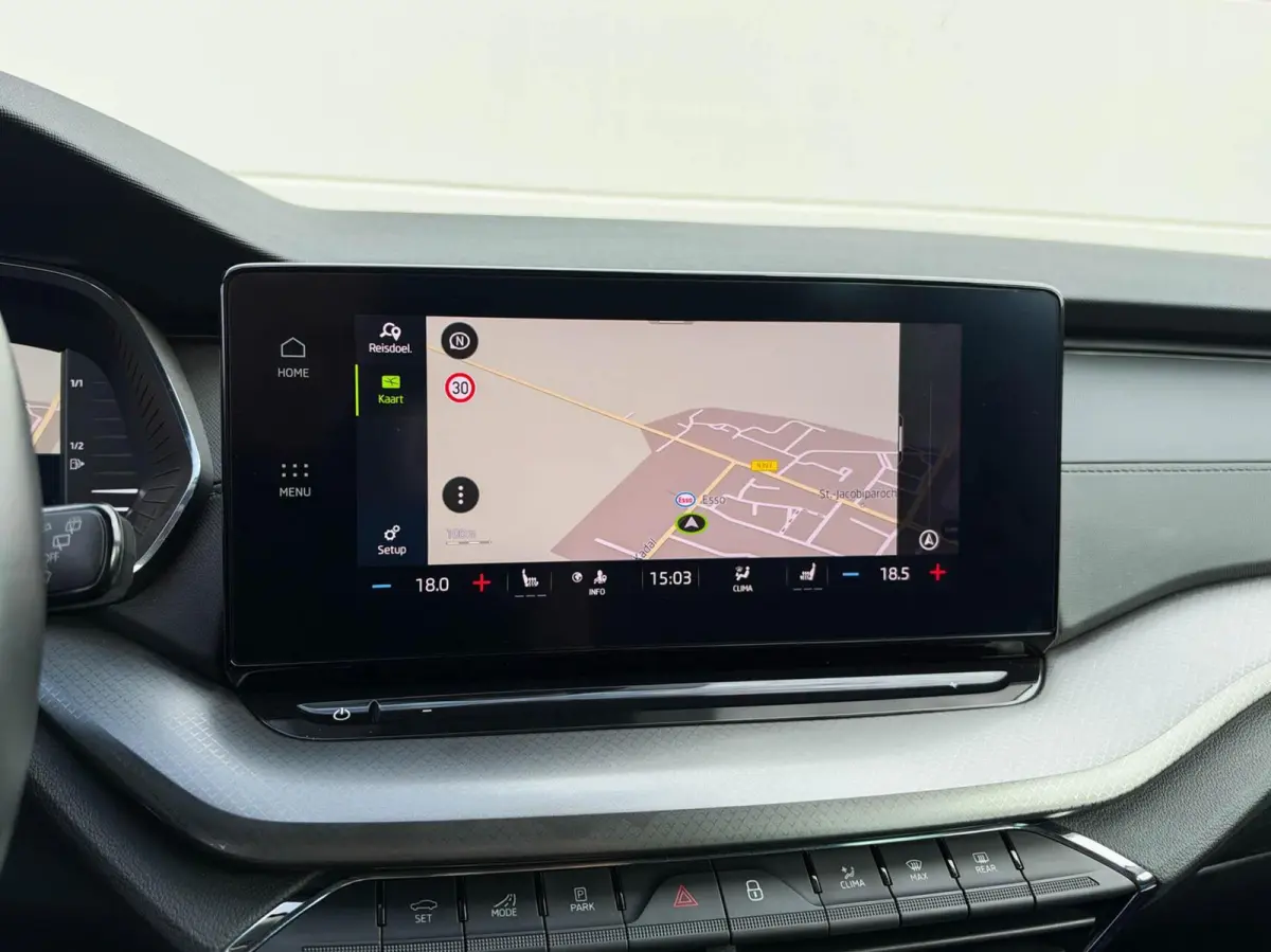 1.0 e-TSI 110pk DSG Business Edition | Navigatie | Stoelverwarming | Trekhaak