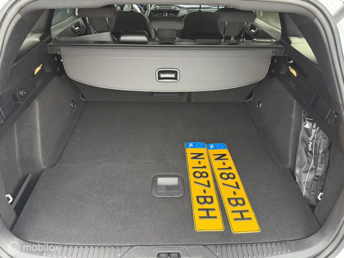 1.0 EcoBoost Hybrid ST Line X Business B&O
