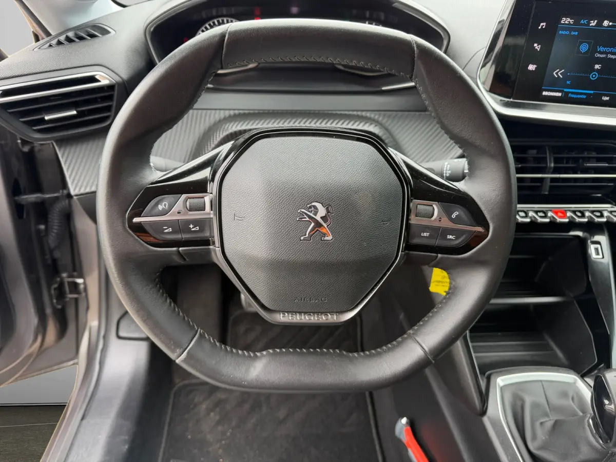 1.2 PureTech Active Pack- Carplay, Android Auto, Carbon, Led, Park Assist, Privacy Glass