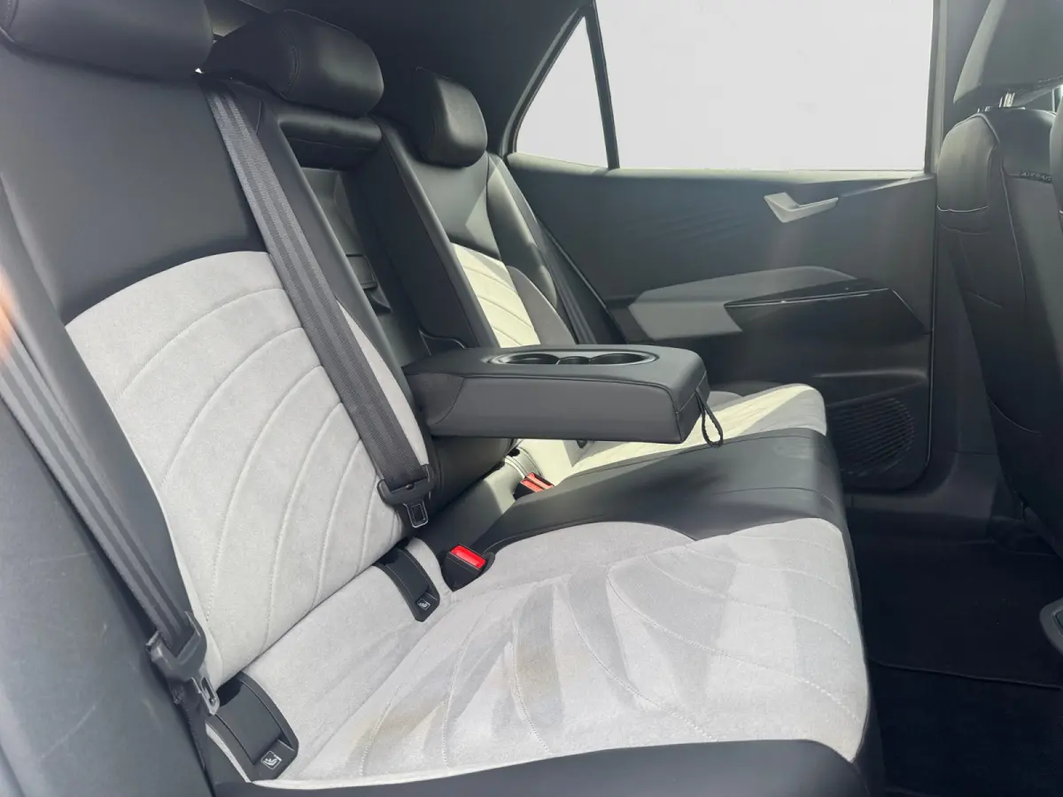 Pro Edition Advantage 58 kWh SOH 94%, Stuur/Stoelverwarming, Carplay, Android Auto, Camera