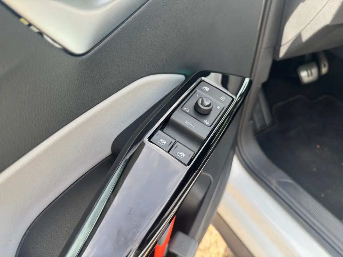 Pro Edition Advantage 58 kWh SOH 94%, Stuur/Stoelverwarming, Carplay, Android Auto, Camera