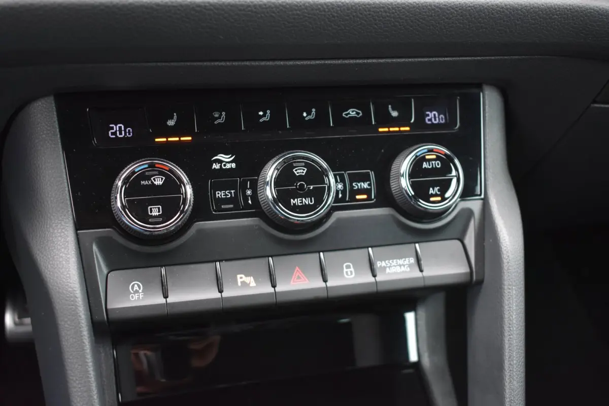 1.5 TSI Sportline | NAP | CAMERA | STOELVERWARMING | APPLE CARPLAY | VIRTUAL COCKPIT