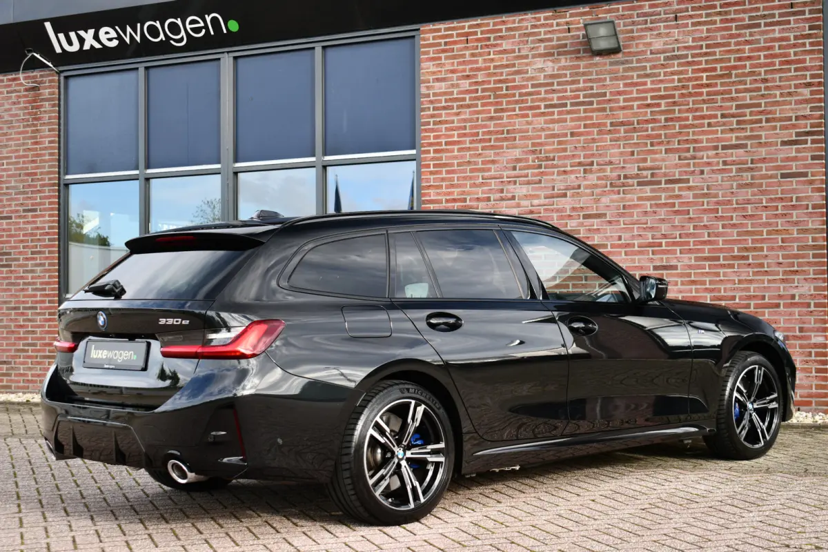 330e xDrive LCI-2 Pano El-zetels HUD 360-cam Trekhaak