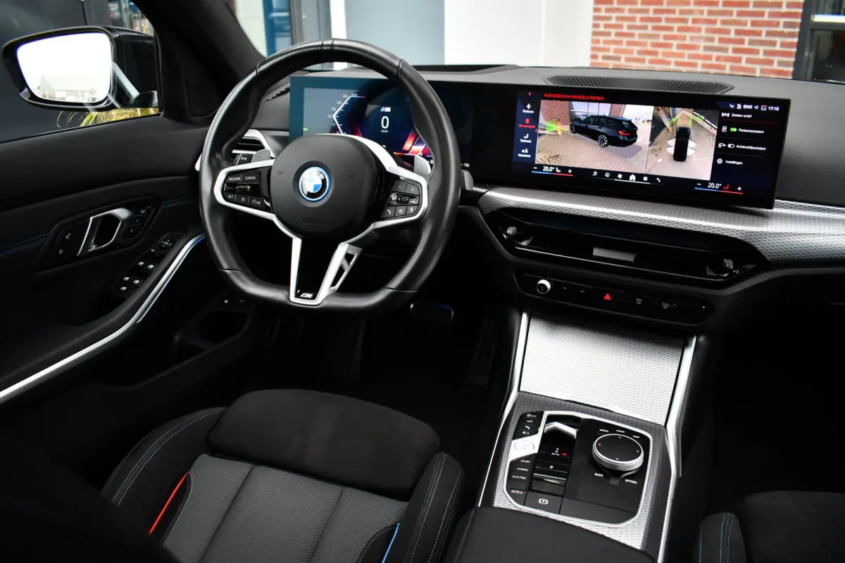 330e xDrive LCI-2 Pano El-zetels HUD 360-cam Trekhaak
