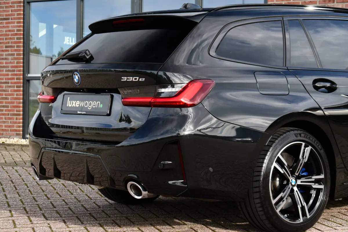 330e xDrive LCI-2 Pano El-zetels HUD 360-cam Trekhaak