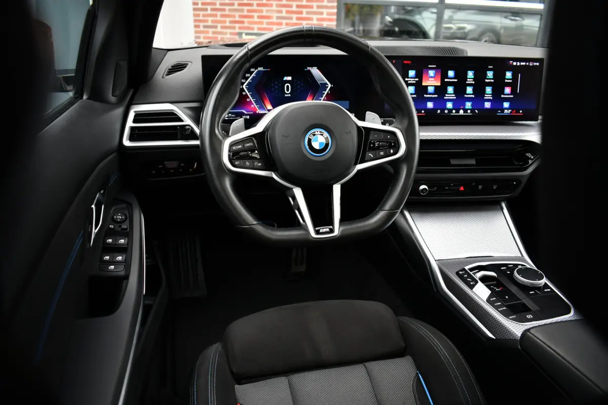 330e xDrive LCI-2 Pano El-zetels HUD 360-cam Trekhaak