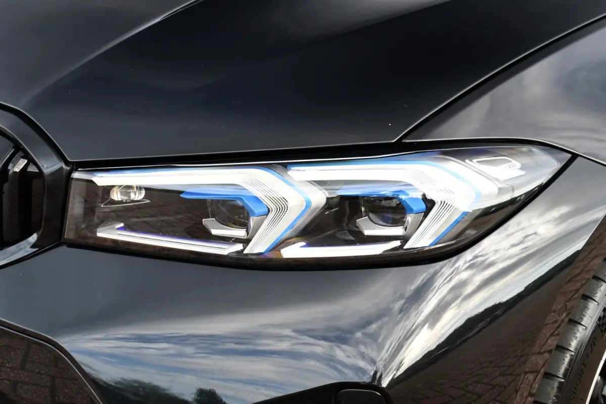 330e xDrive LCI-2 Pano El-zetels HUD 360-cam Trekhaak