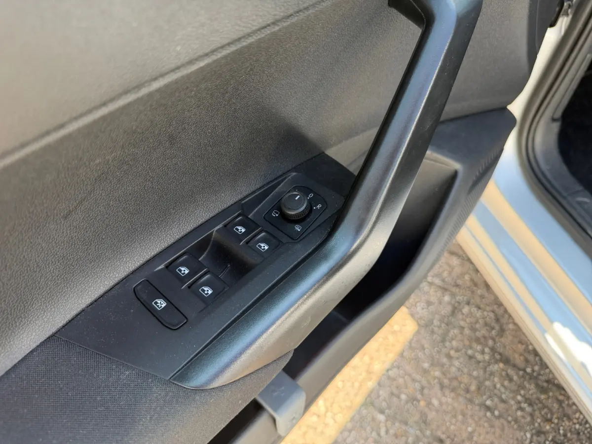 1.0 TSI Life- Virtual Cockpit, Carplay, Android Auto, Led, Park Assist