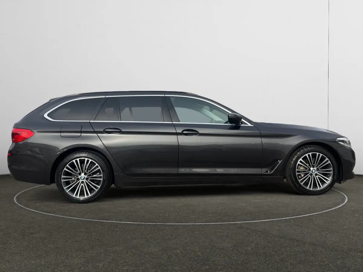525d High Executive Camera, Stoel/verwarming/ventilatie, Elek Trekhaak, Carplay, Android Auto