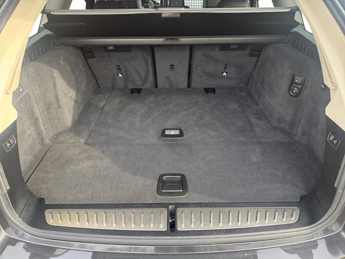 525d High Executive Camera, Stoel/verwarming/ventilatie, Elek Trekhaak, Carplay, Android Auto