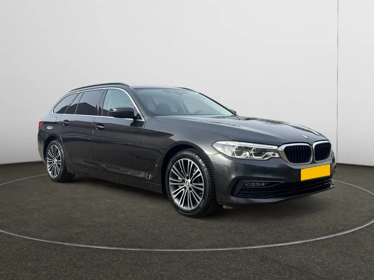 525d High Executive Camera, Stoel/verwarming/ventilatie, Elek Trekhaak, Carplay, Android Auto