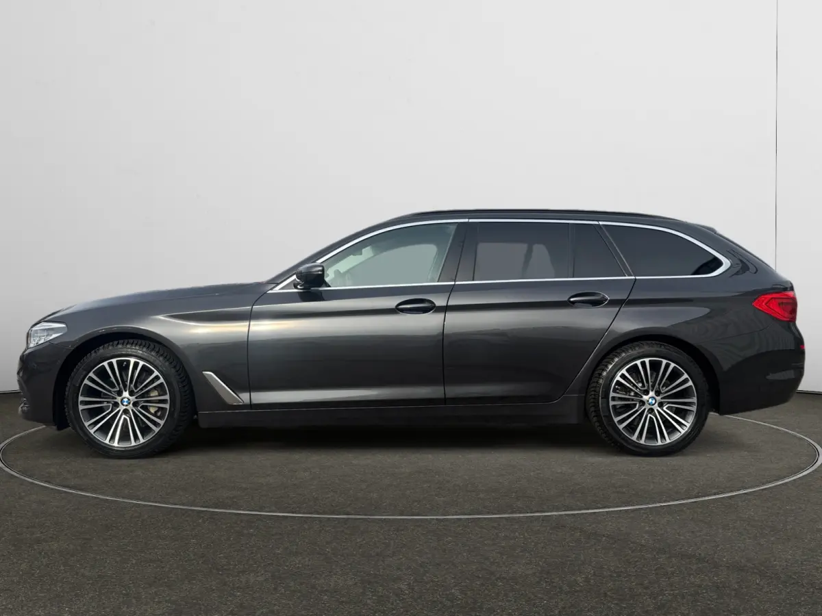 525d High Executive Camera, Stoel/verwarming/ventilatie, Elek Trekhaak, Carplay, Android Auto