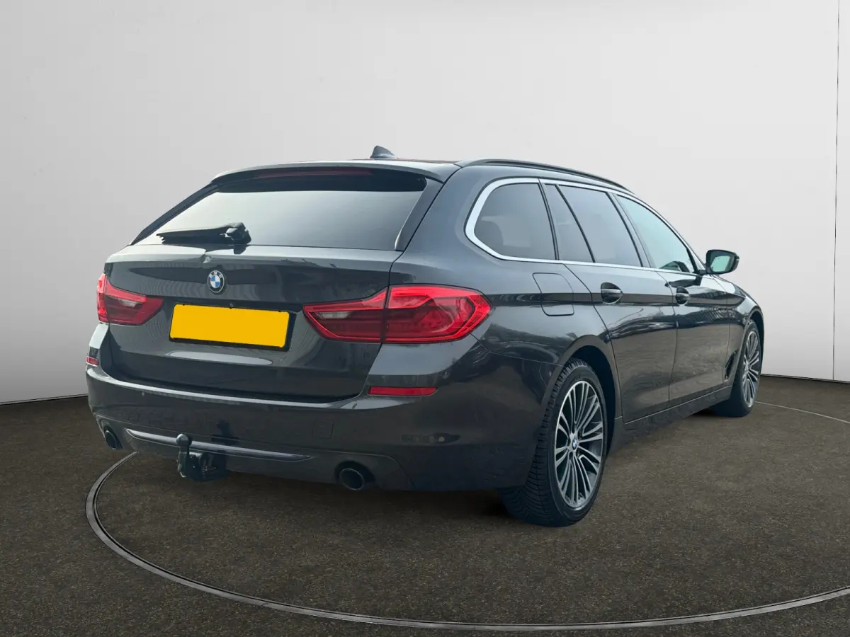 525d High Executive Camera, Stoel/verwarming/ventilatie, Elek Trekhaak, Carplay, Android Auto