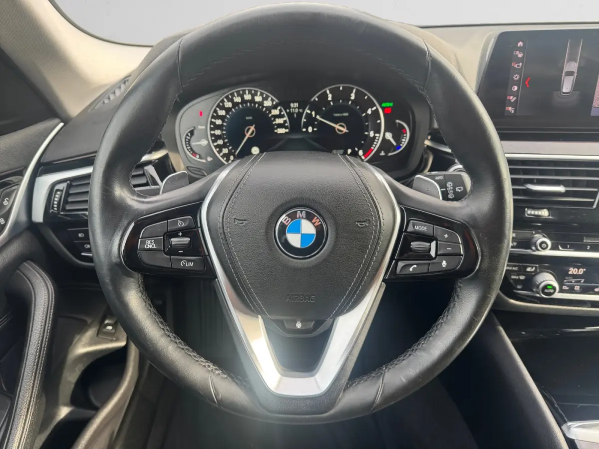 525d High Executive Camera, Stoel/verwarming/ventilatie, Elek Trekhaak, Carplay, Android Auto