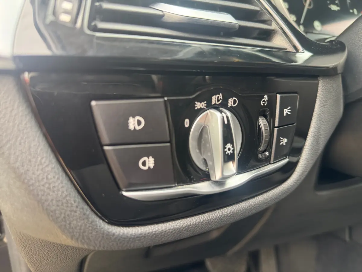 525d High Executive Camera, Stoel/verwarming/ventilatie, Elek Trekhaak, Carplay, Android Auto
