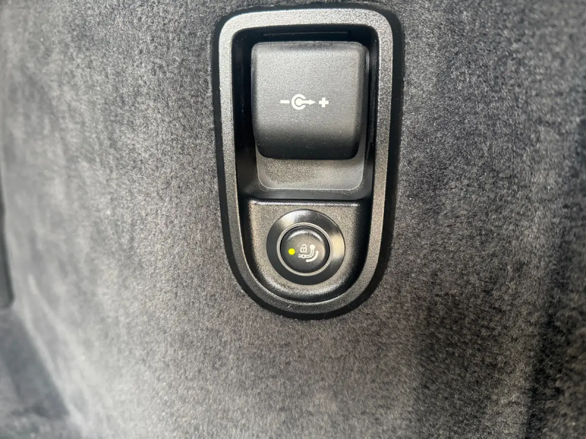 525d High Executive Camera, Stoel/verwarming/ventilatie, Elek Trekhaak, Carplay, Android Auto
