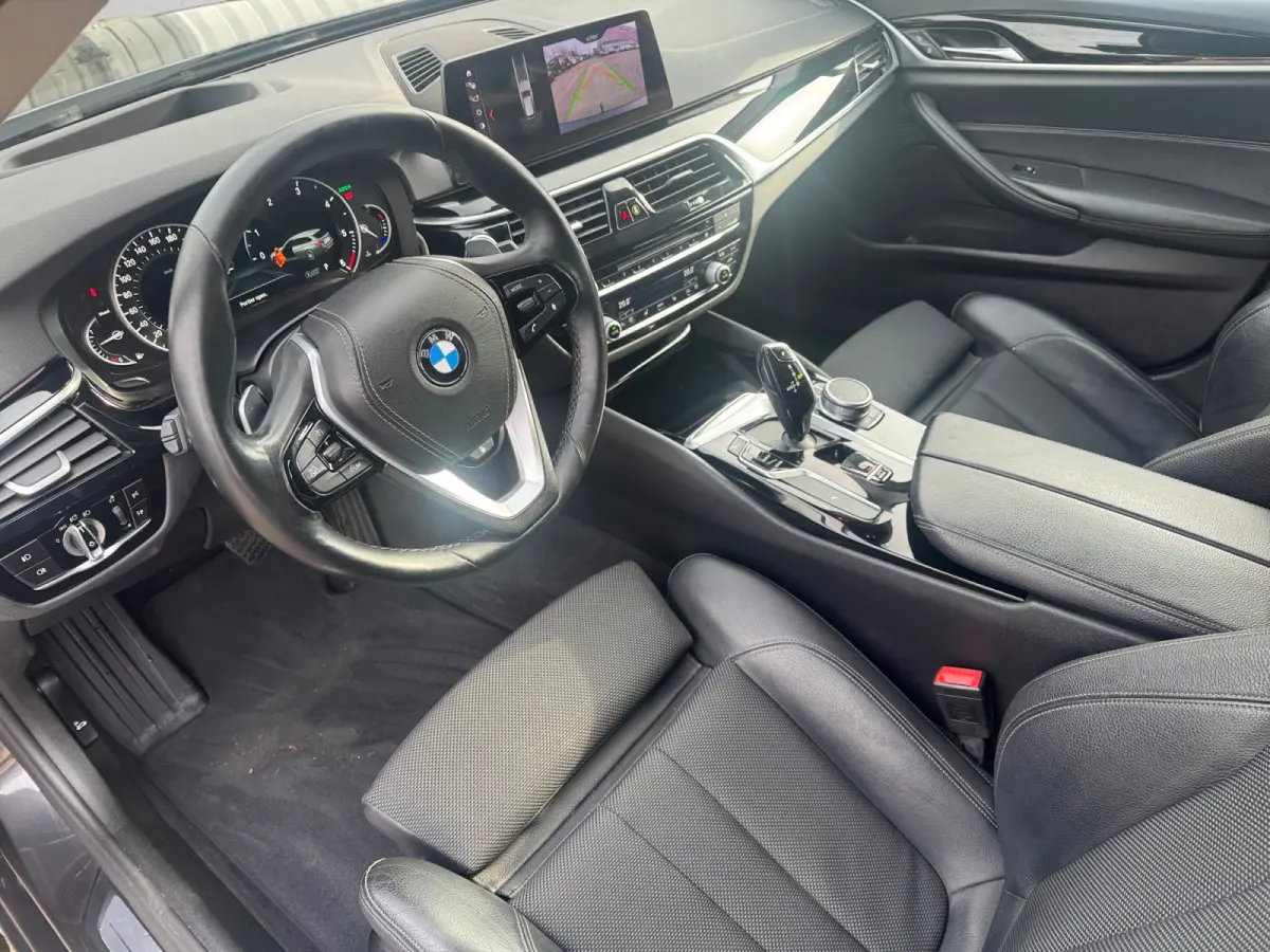 525d High Executive Camera, Stoel/verwarming/ventilatie, Elek Trekhaak, Carplay, Android Auto