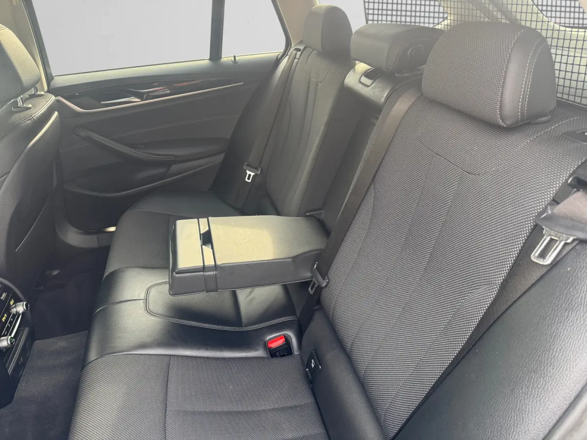 525d High Executive Camera, Stoel/verwarming/ventilatie, Elek Trekhaak, Carplay, Android Auto