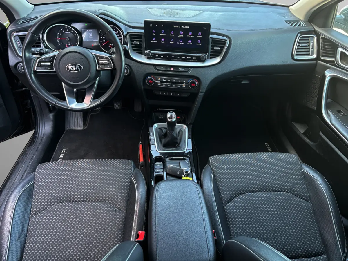 1.0 T-GDi DynamicPlusLine Camera, Carplay, Android Auto, Privacy Glass, Stuur/Stoelverwarming