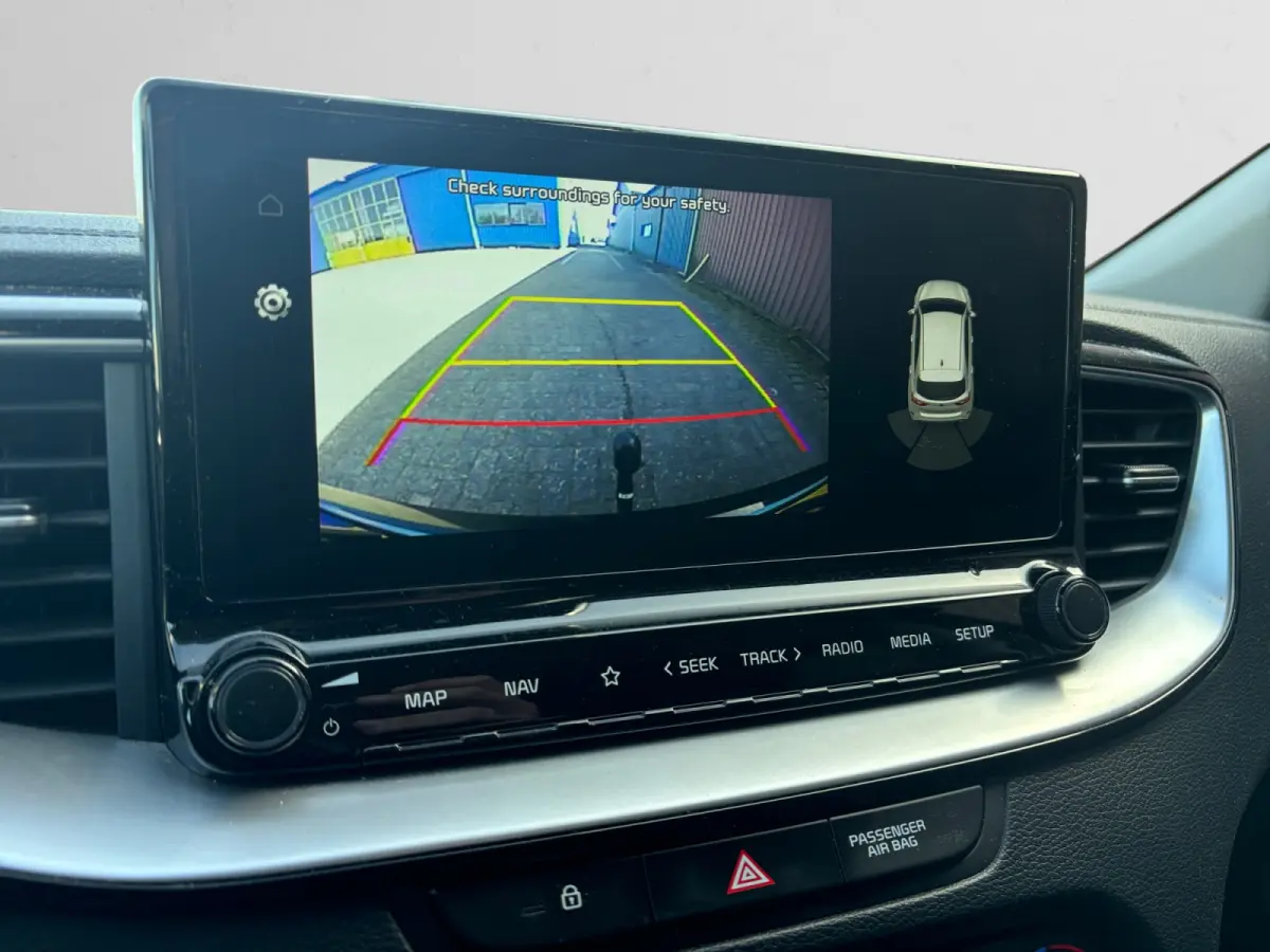 1.0 T-GDi DynamicPlusLine Camera, Carplay, Android Auto, Privacy Glass, Stuur/Stoelverwarming